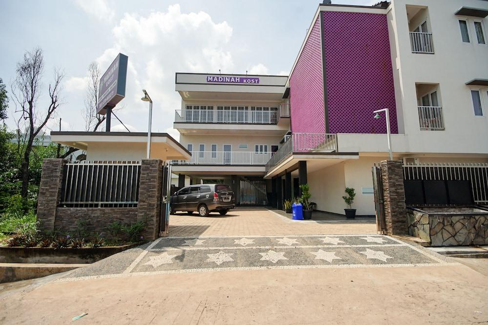 Super Oyo 270 Madinah Syariah Hotel Palembang