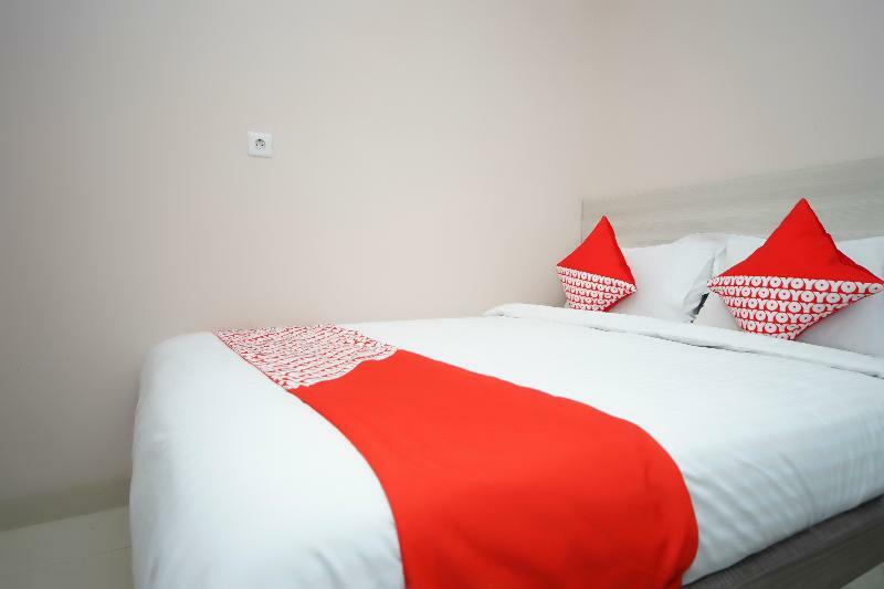Super Oyo 270 Madinah Syariah Hotel