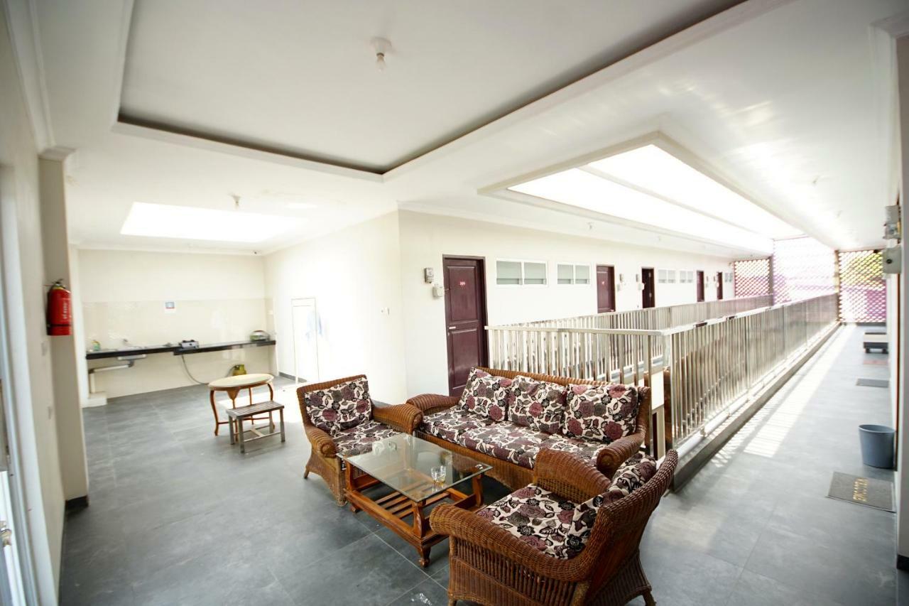 Super Oyo 270 Madinah Syariah